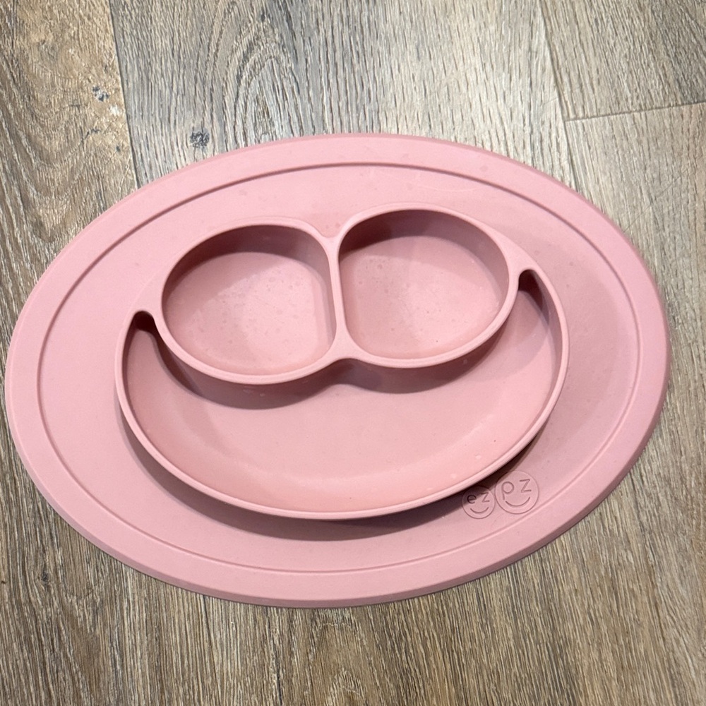 EZPZ Pink Kids Suction Plate